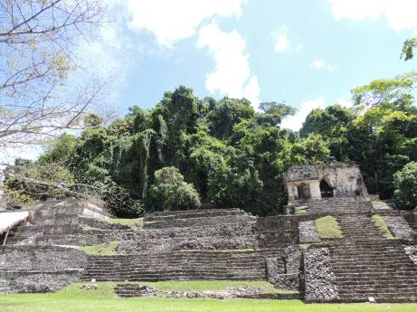 Palenque excavation site // Ausgrabungsstätte in Palenque